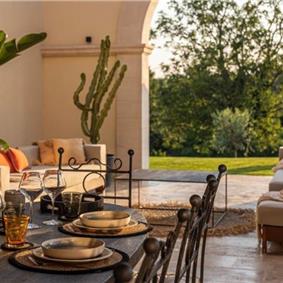  4 Bedroom Villa with Infinity Pool near Rovinj, Istria, Sleeps 8